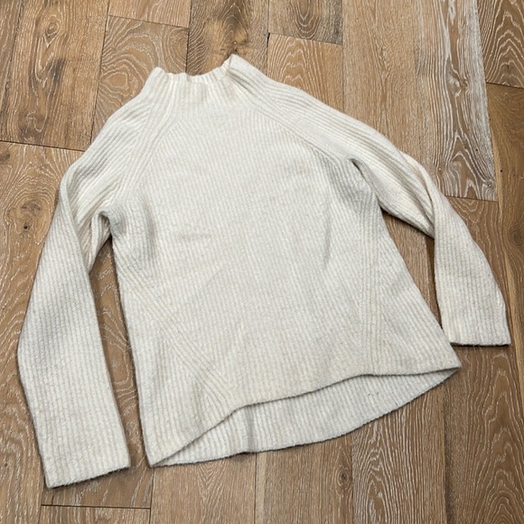 Madewell Sweater - Picture 3 of 9